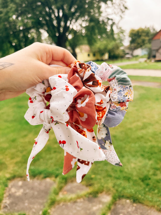 Bow Scrunchie